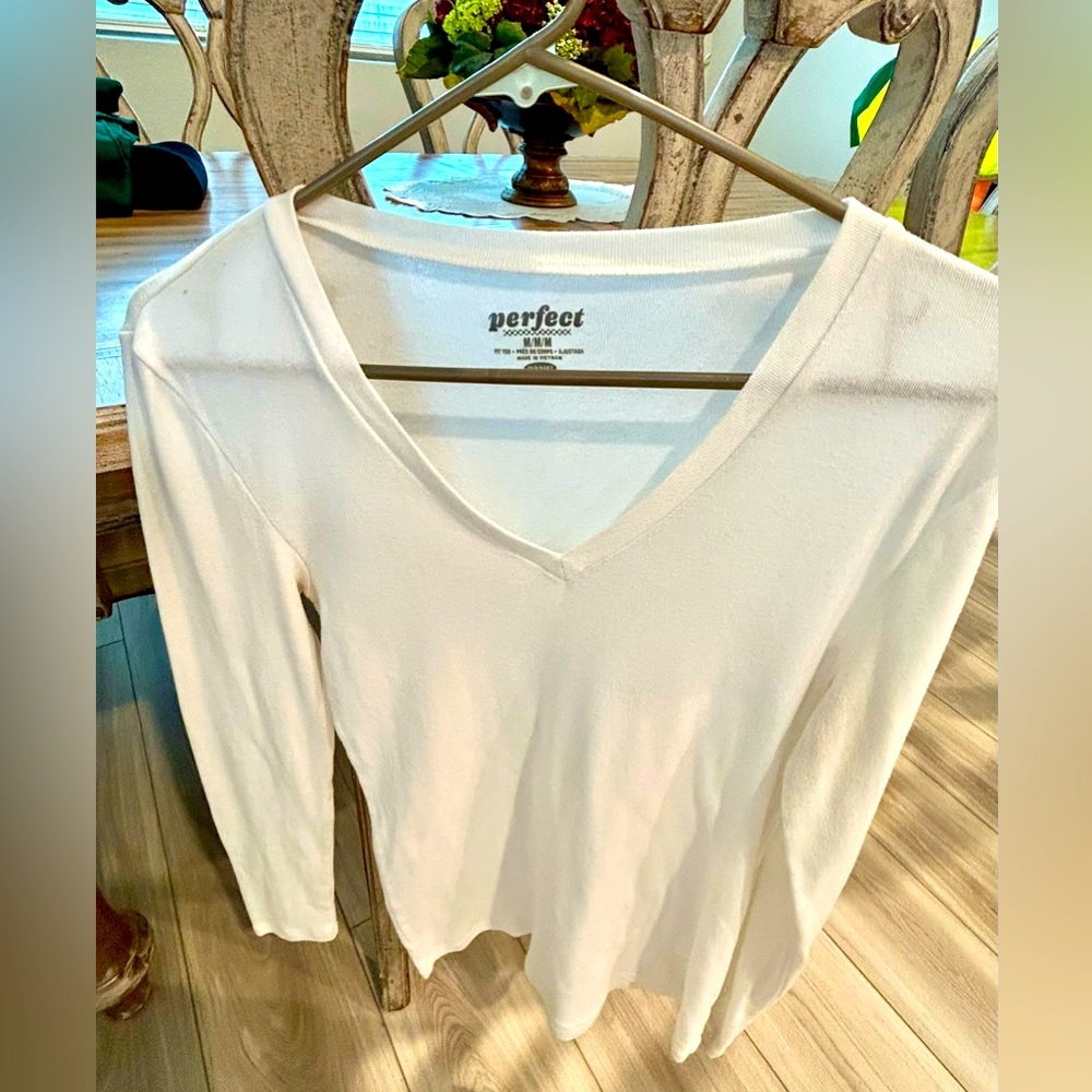 Perfect white ribbed long sleeved fitted tee size Medium
